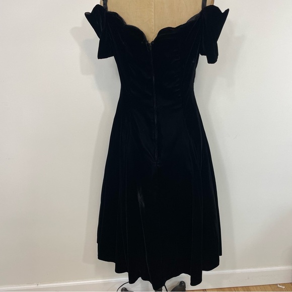 80s Velvet Goth Dress Black 7/8 Tulle 80s 90s Scallop Doll Grunge Alt Party LBD - Picture 7 of 15